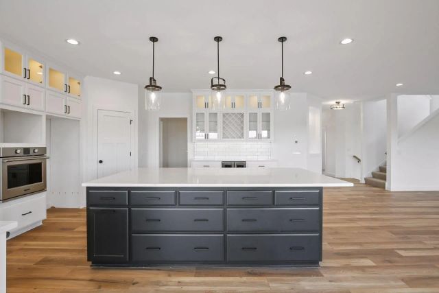 4928 Parkside Circle, Eagan, MN 55123