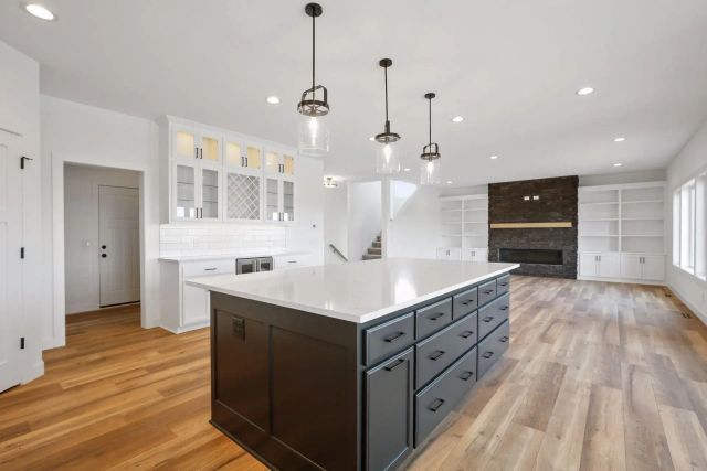 4928 Parkside Circle, Eagan, MN 55123