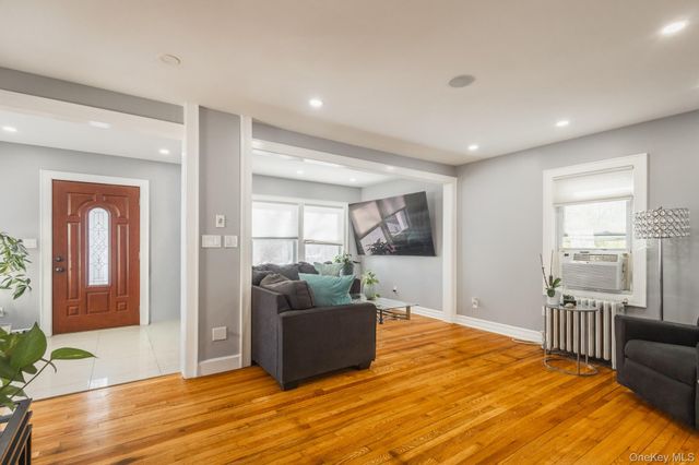 50 Acorn Terrace, New Rochelle, NY 10801