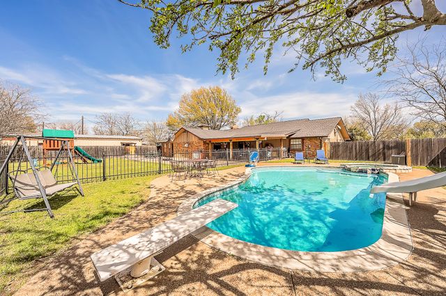 11485 Ridgeview Circle, Fort Worth, TX 76244