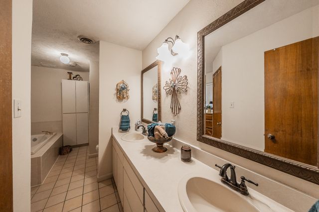 11485 Ridgeview Circle, Fort Worth, TX 76244