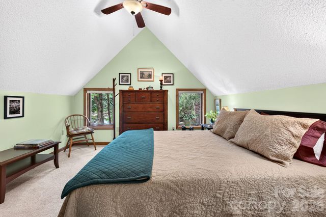 127 Woodburn Drive, Swannanoa, NC 28778