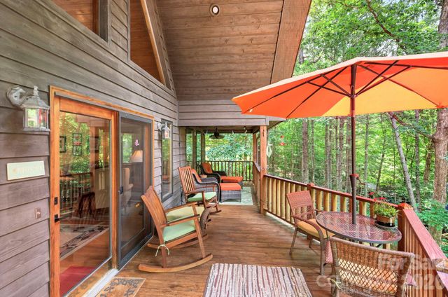 127 Woodburn Drive, Swannanoa, NC 28778
