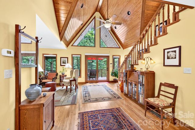 127 Woodburn Drive, Swannanoa, NC 28778