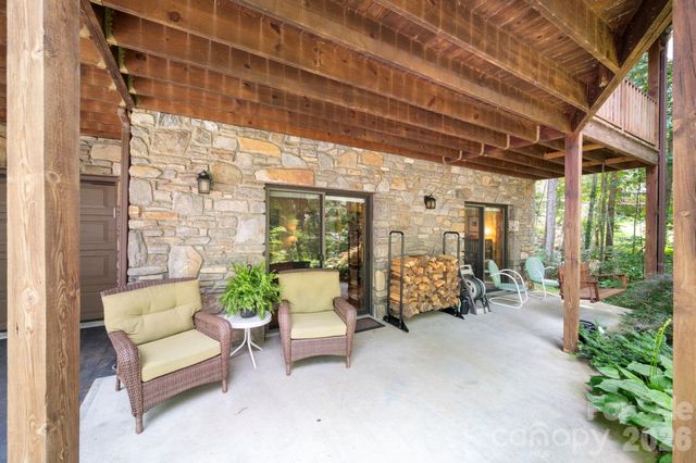 127 Woodburn Drive, Swannanoa, NC 28778