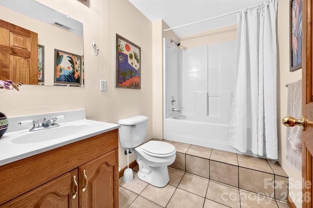 127 Woodburn Drive, Swannanoa, NC 28778