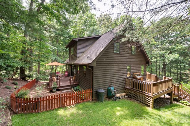 127 Woodburn Drive, Swannanoa, NC 28778