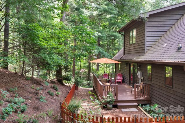 127 Woodburn Drive, Swannanoa, NC 28778