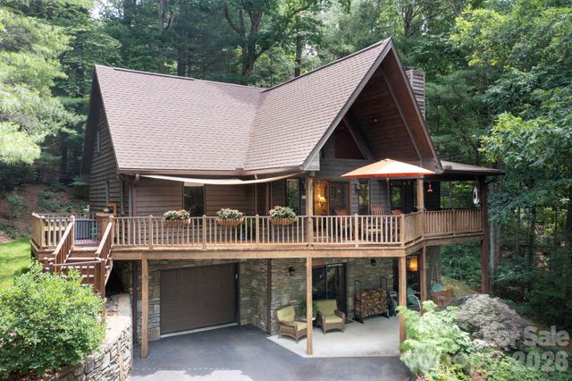 127 Woodburn Drive, Swannanoa, NC 28778