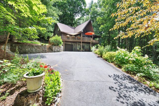 127 Woodburn Drive, Swannanoa, NC 28778
