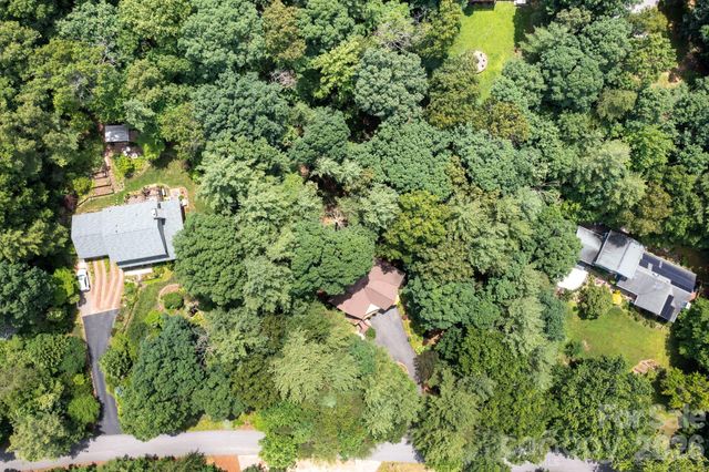 127 Woodburn Drive, Swannanoa, NC 28778