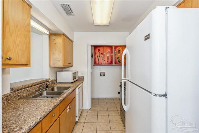 8460 Gulf Blvd 302, Navarre Beach, FL 32566