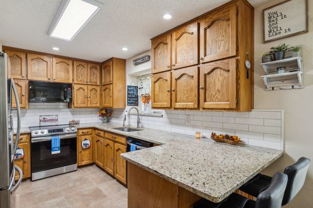 613 Reeves Lane, Kennedale, TX 76060