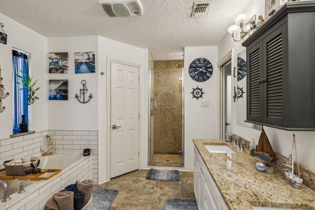 613 Reeves Lane, Kennedale, TX 76060