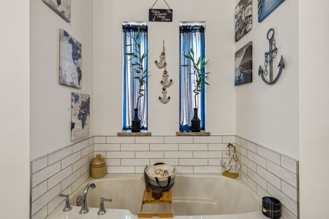 613 Reeves Lane, Kennedale, TX 76060