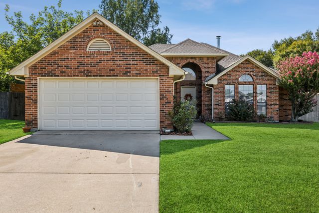 613 Reeves Lane, Kennedale, TX 76060