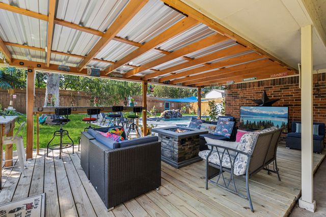 613 Reeves Lane, Kennedale, TX 76060