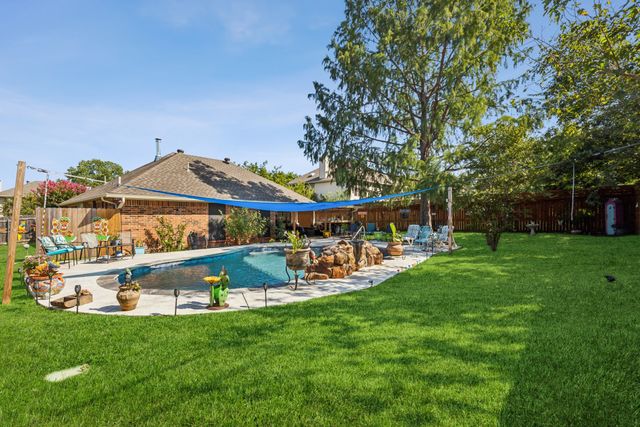 613 Reeves Lane, Kennedale, TX 76060