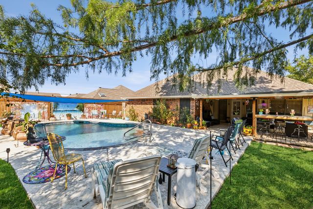 613 Reeves Lane, Kennedale, TX 76060