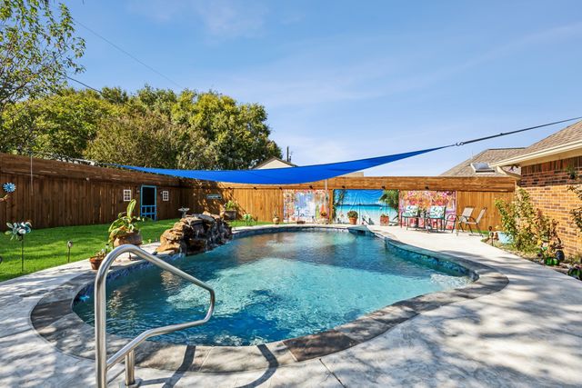 613 Reeves Lane, Kennedale, TX 76060