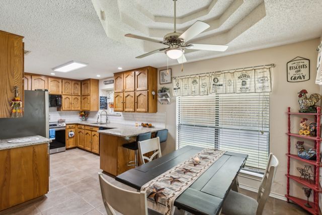 613 Reeves Lane, Kennedale, TX 76060