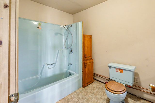 3143 Highway F36 None W, Newton, IA 50208