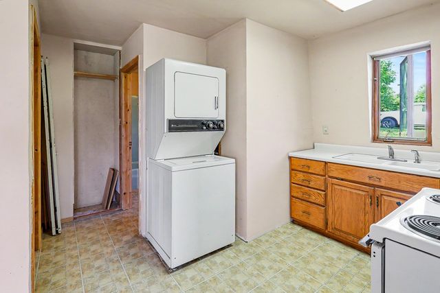 3143 Highway F36 None W, Newton, IA 50208