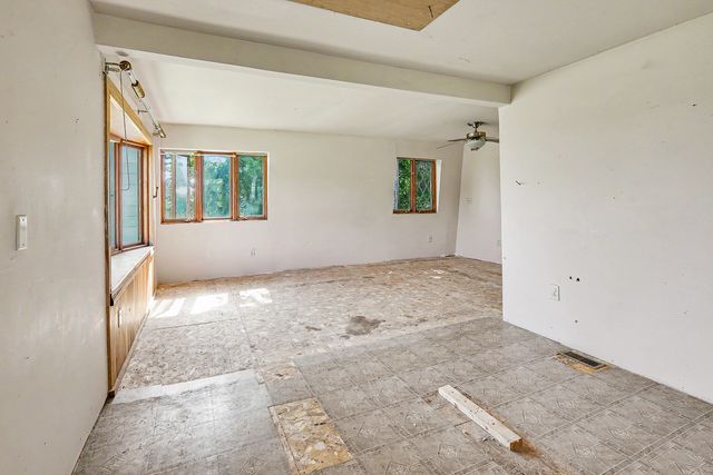 3143 Highway F36 None W, Newton, IA 50208