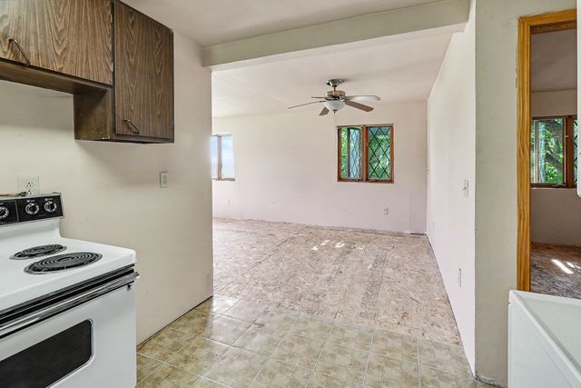 3143 Highway F36 None W, Newton, IA 50208