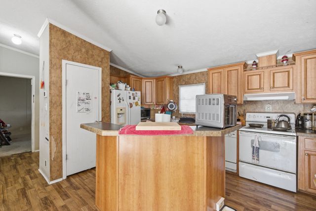 406 Hilltop Meadows Court, Springtown, TX 76082