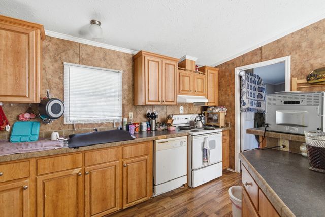 406 Hilltop Meadows Court, Springtown, TX 76082