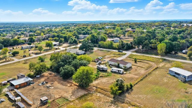 406 Hilltop Meadows Court, Springtown, TX 76082