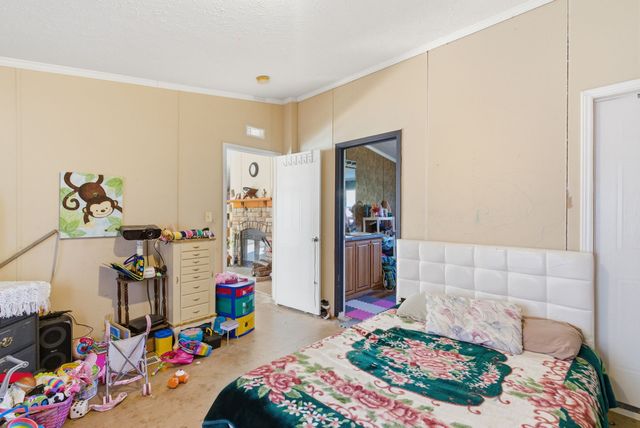 406 Hilltop Meadows Court, Springtown, TX 76082