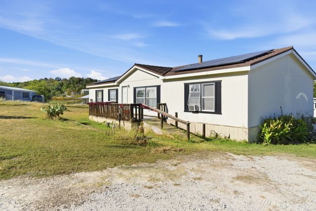 406 Hilltop Meadows Court, Springtown, TX 76082