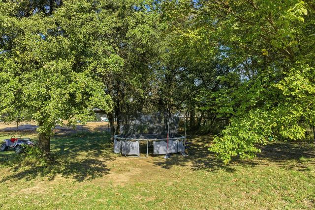 406 Hilltop Meadows Court, Springtown, TX 76082