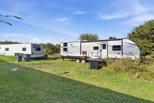 406 Hilltop Meadows Court, Springtown, TX 76082