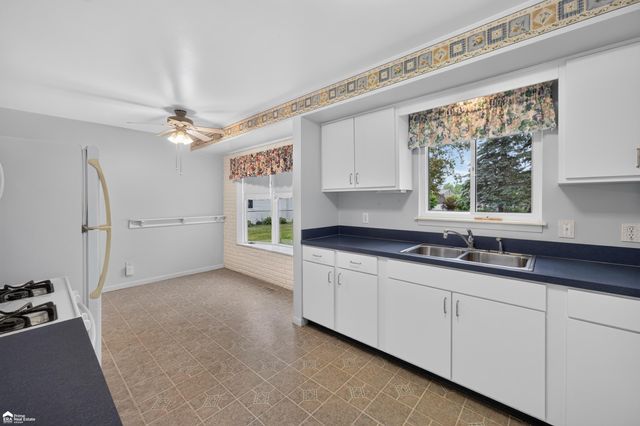 1442 Kettering Avenue, Burton, MI 48509