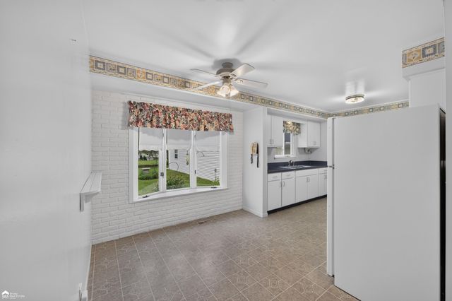 1442 Kettering Avenue, Burton, MI 48509