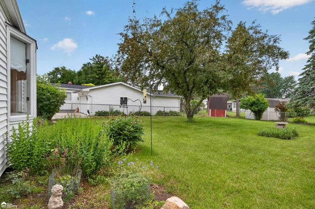 1442 Kettering Avenue, Burton, MI 48509