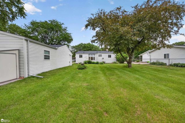 1442 Kettering Avenue, Burton, MI 48509