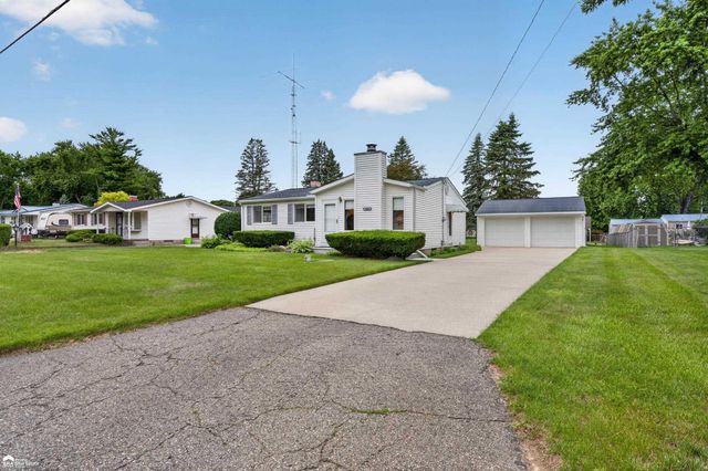 1442 Kettering Avenue, Burton, MI 48509