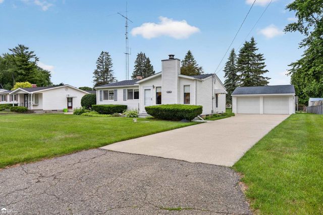 1442 Kettering Avenue, Burton, MI 48509