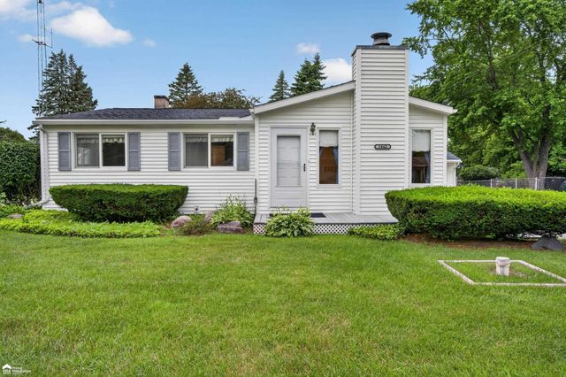 1442 Kettering Avenue, Burton, MI 48509