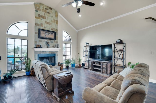 508 Fm 983, Ferris, TX 75125