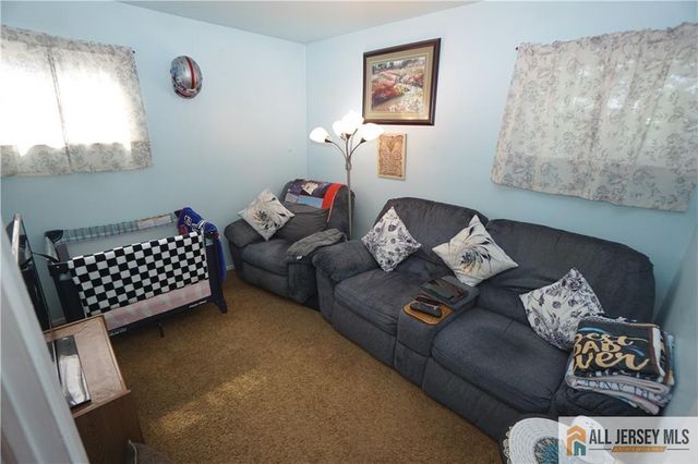 22 Lowell Street, Iselin, NJ 08830