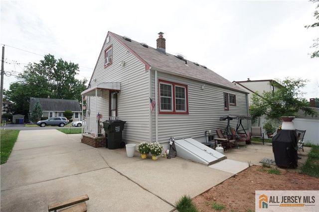 22 Lowell Street, Iselin, NJ 08830