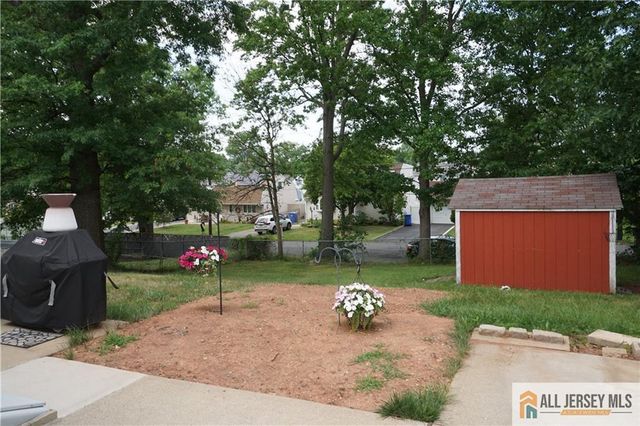 22 Lowell Street, Iselin, NJ 08830