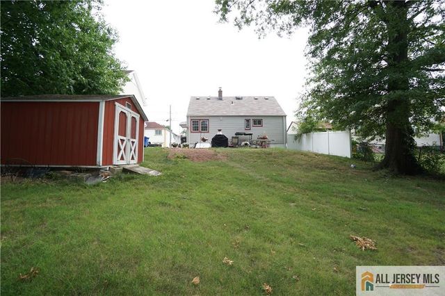 22 Lowell Street, Iselin, NJ 08830
