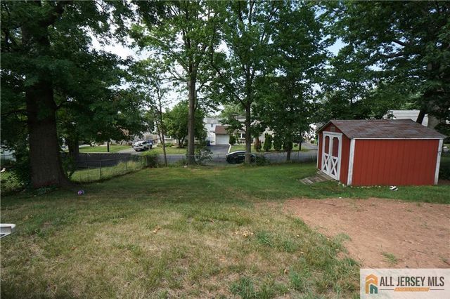 22 Lowell Street, Iselin, NJ 08830