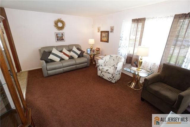 22 Lowell Street, Iselin, NJ 08830